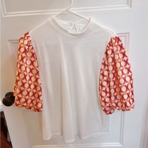 Patterned puff sleeve top!
